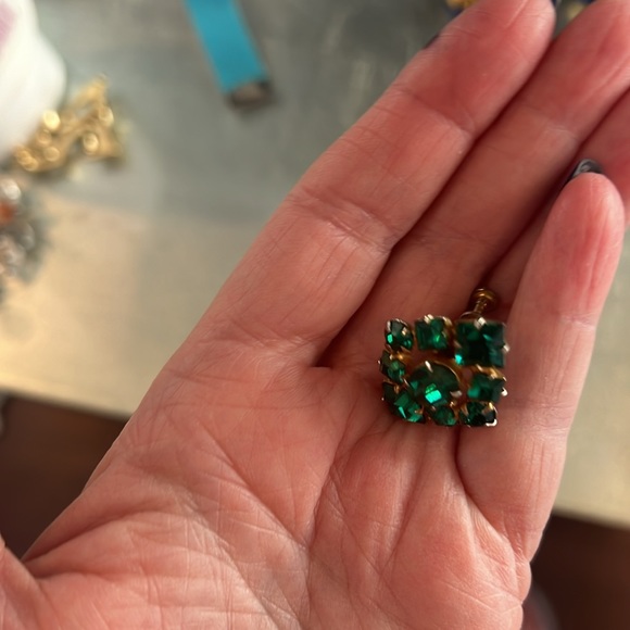 🎉🎉Exquisite vintage clips and screw back earrings 🎉🎉 - Picture 5 of 5